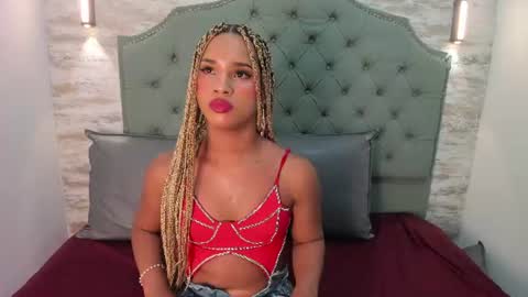 Kataleya  online show from June 26, 8:02 pm