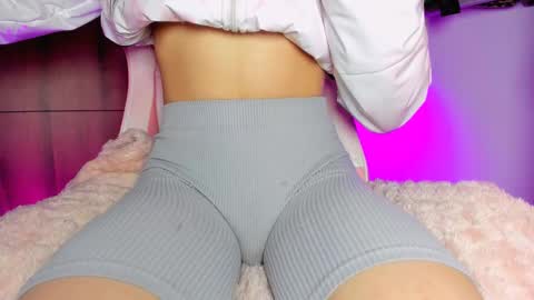 katalinaferreirax online show from October 7, 11:44 am