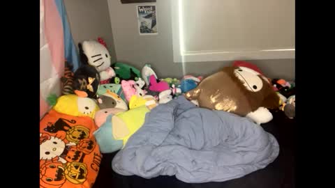 Kat from Saturn online show from February 10, 10:17 pm