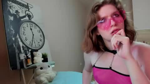 KatieNPZD online show from July 18, 9:05 am