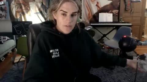 Katie online show from July 29, 4:33 am