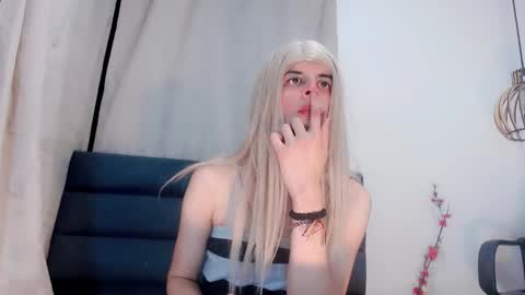 katy_cat__ online show from March 1, 4:51 am