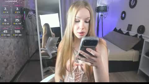 Kate online show from July 30, 8:02 am