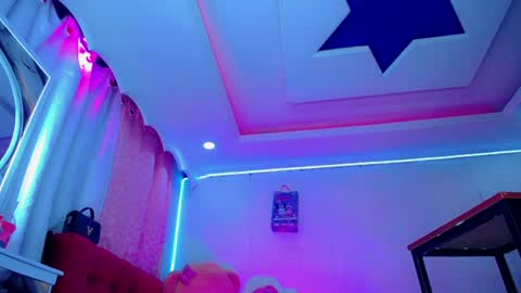 kayla_sexx online show from June 19, 2:05 am