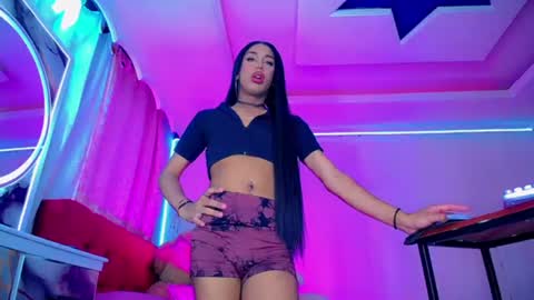 kayla_sexx online show from July 16, 12:27 am