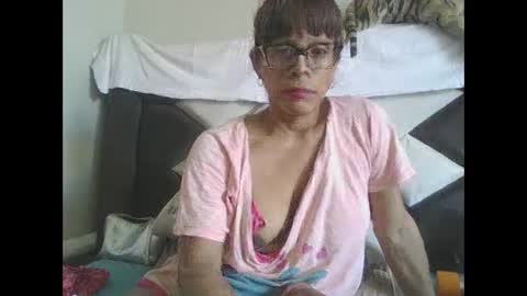 kelly_alisset online show from February 25, 2:10 pm