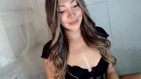 its me KELLY online show from January 28, 1:49 pm