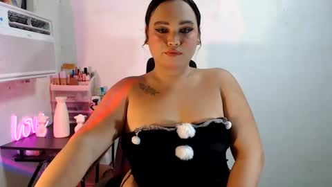 KELLY MCDOLEN online show from July 20, 11:34 am