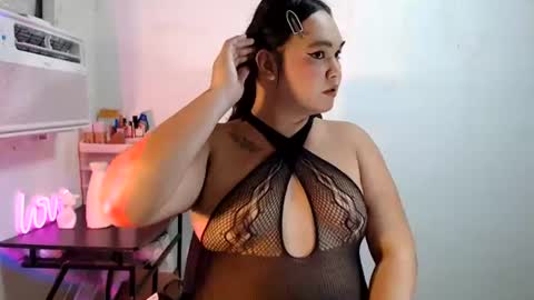 KELLY MCDOLEN online show from July 26, 1:51 pm