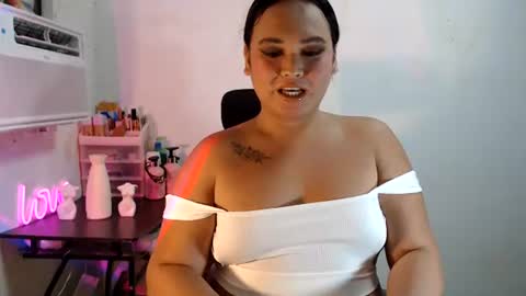 KELLY MCDOLEN online show from July 28, 12:59 pm