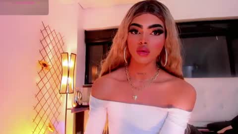 Kendra Bailey online show from June 24, 4:43 am