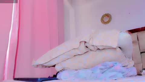 KHLOE online show from February 19, 6:43 pm