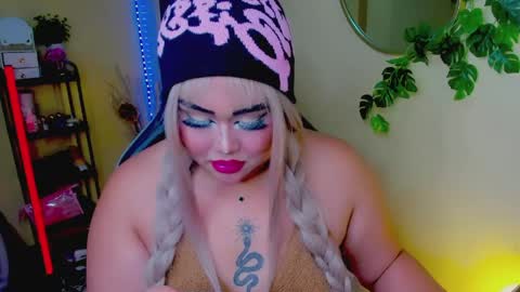 kiacum4u online show from April 12, 12:25 am