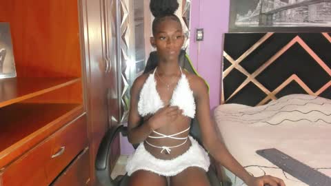 Snapshot of kimberly_ebonny chatting on October 24, 2:11 pm kimberly_ebonny online show from October 24, 2:11 pm