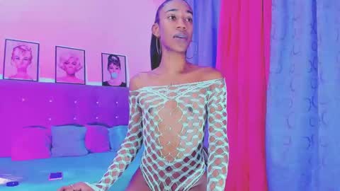 Your Queen KIM online show from February 14, 2:50 am