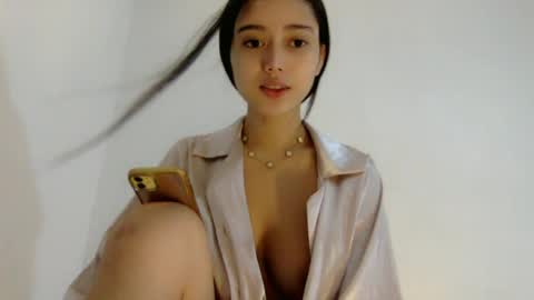 KIRA online show from June 14, 11:17 pm