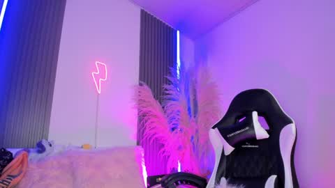 kitty online show from July 7, 6:58 am