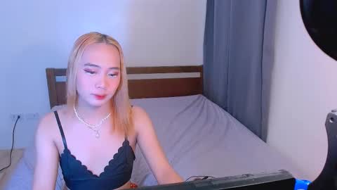 krisha_collins online show from February 27, 6:30 am