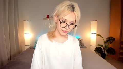 Kristal online show from September 25, 3:52 pm