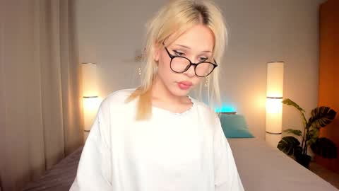 Kristal online show from October 2, 6:18 pm