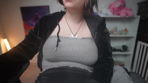 Snapshot of krystalsyxx chatting on March 4, 3:11 am Krystal Syx online show from March 4, 3:11 am