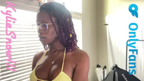 Kylie Snow online show from May 19, 3:30 pm