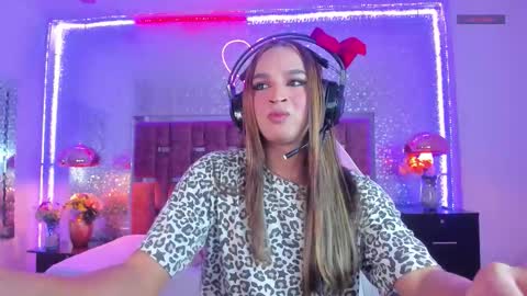 Kylie online show from December 3, 4:17 am