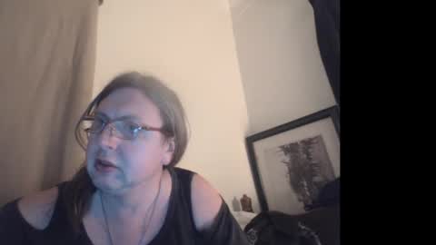 Delilah-Catherine online show from February 12, 9:20 am