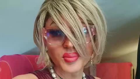 Oxana online show from March 29, 2:01 am