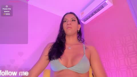 laiily bell online show from January 25, 1:03 pm