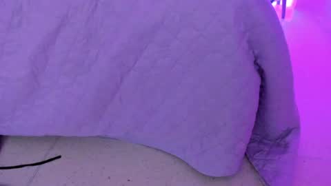 lana_fox01 online show from August 1, 5:08 am