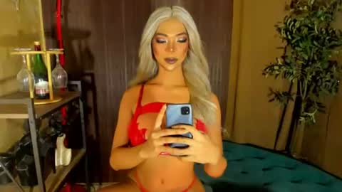 lanajarae online show from June 24, 9:51 am