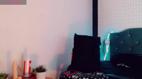 Lara Brunette  online show from February 4, 7:55 pm