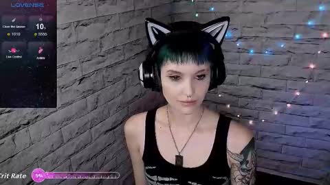 Snapshot of lauren_raquel chatting on October 21, 3:57 pm Eva online show from October 21, 3:57 pm