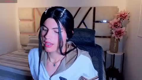 Layla online show from July 20, 3:32 am