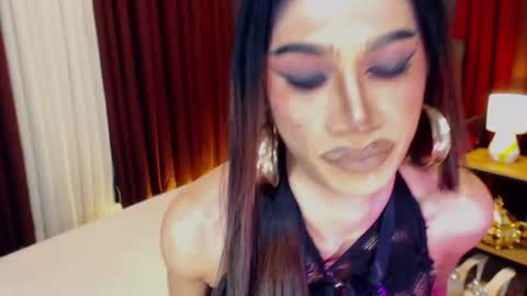 leeash1818 online show from August 3, 11:27 am