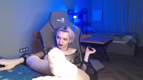 Leon online show from July 5, 8:37 pm