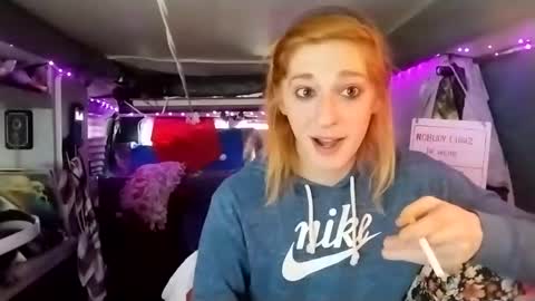 LesleyGumGrass- The Boring Trans girl online show from February 19, 5:49 pm