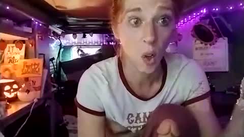 LesleyGumGrass- The Boring Trans girl online show from October 18, 5:05 pm