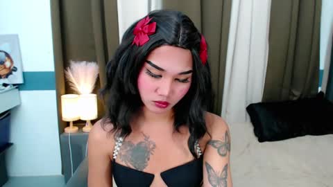 LILY online show from April 16, 9:39 pm