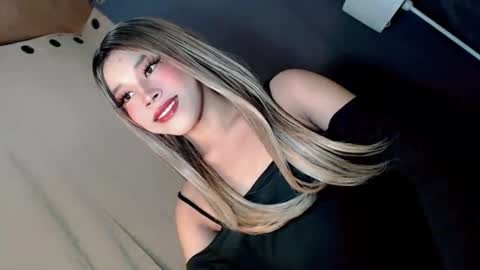 lil_trixxy online show from July 15, 1:10 am