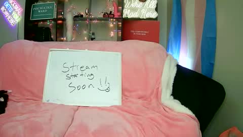 Snapshot of lillyvtrap chatting on October 5, 10:09 pm lillyVonT online show from October 5, 10:09 pm