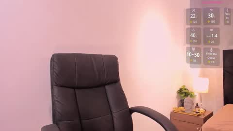 lily_cash1 online show from September 13, 11:21 pm