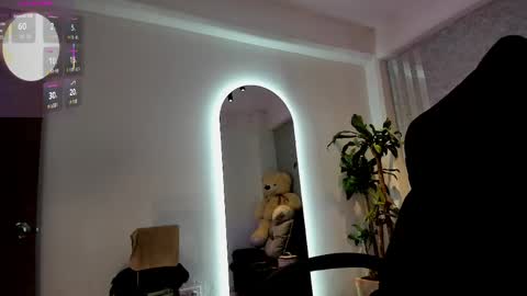 lily_cash1 online show from April 11, 1:04 pm