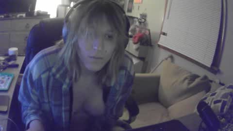 lilybvixen online show from December 2, 2:47 am