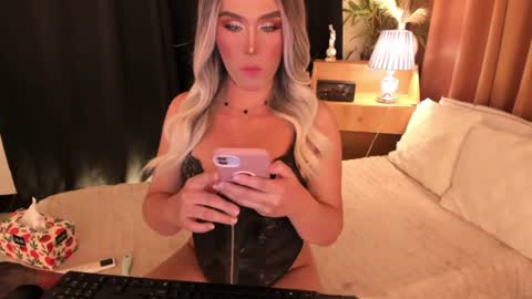 IM YOUR TRUE GODESS Lilymonstercock online show from June 15, 12:56 am
