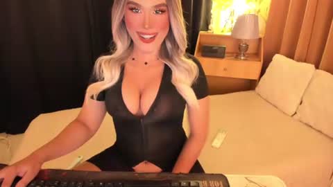 IM YOUR TRUE GODESS Lilymonstercock online show from July 6, 12:39 am