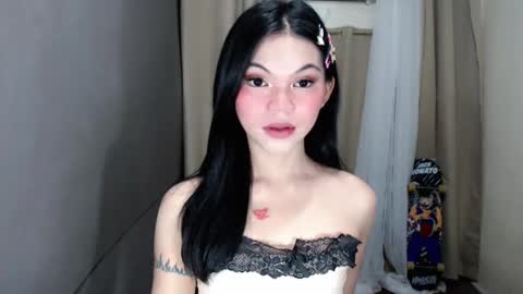 littlelace_ online show from April 15, 10:21 pm