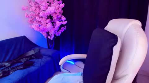 Liza Goth online show from July 7, 12:35 am