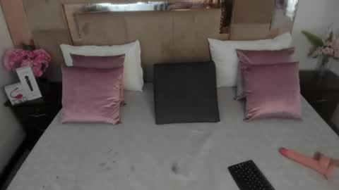 Liz  online show from July 22, 7:51 pm